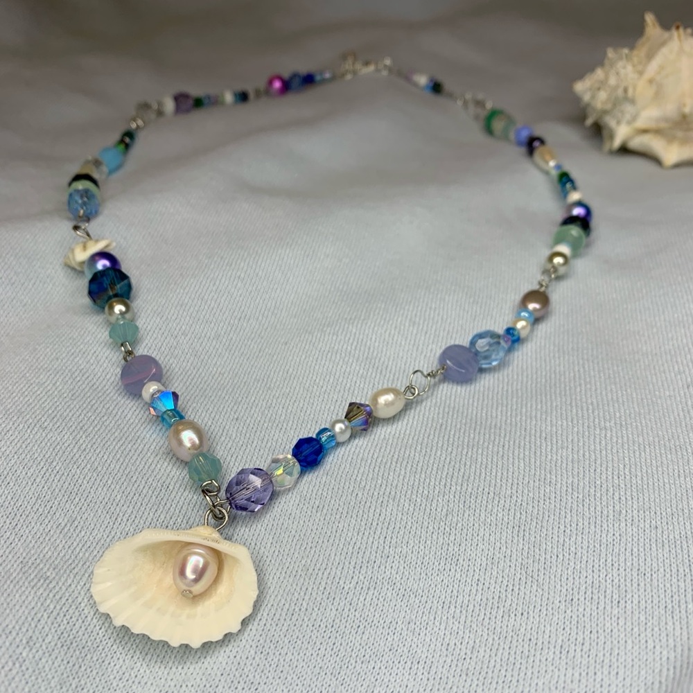 “Pearl Of The Tide” Handmade Elegant Shell Beachy Mermaid Necklace 🩵🧜🏼‍♀️💜